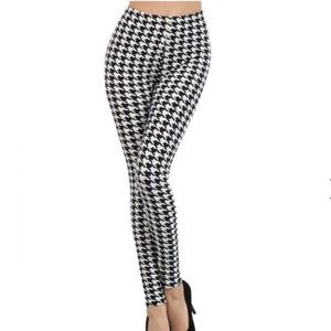 Boutique: Black & White Houndstooth Leggings OSFM